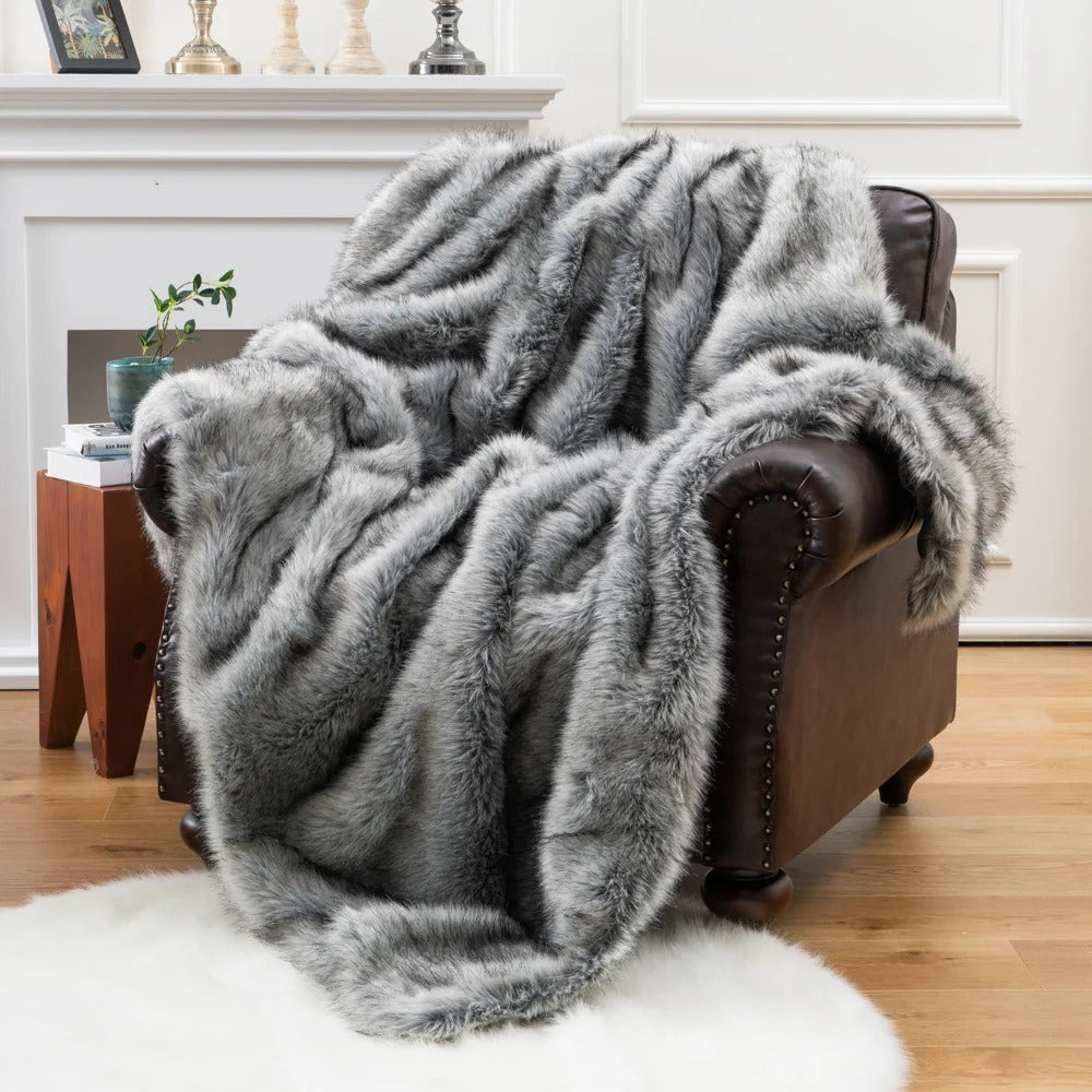 Cozy Premium Quality Luxurious Faux Fur Blanket