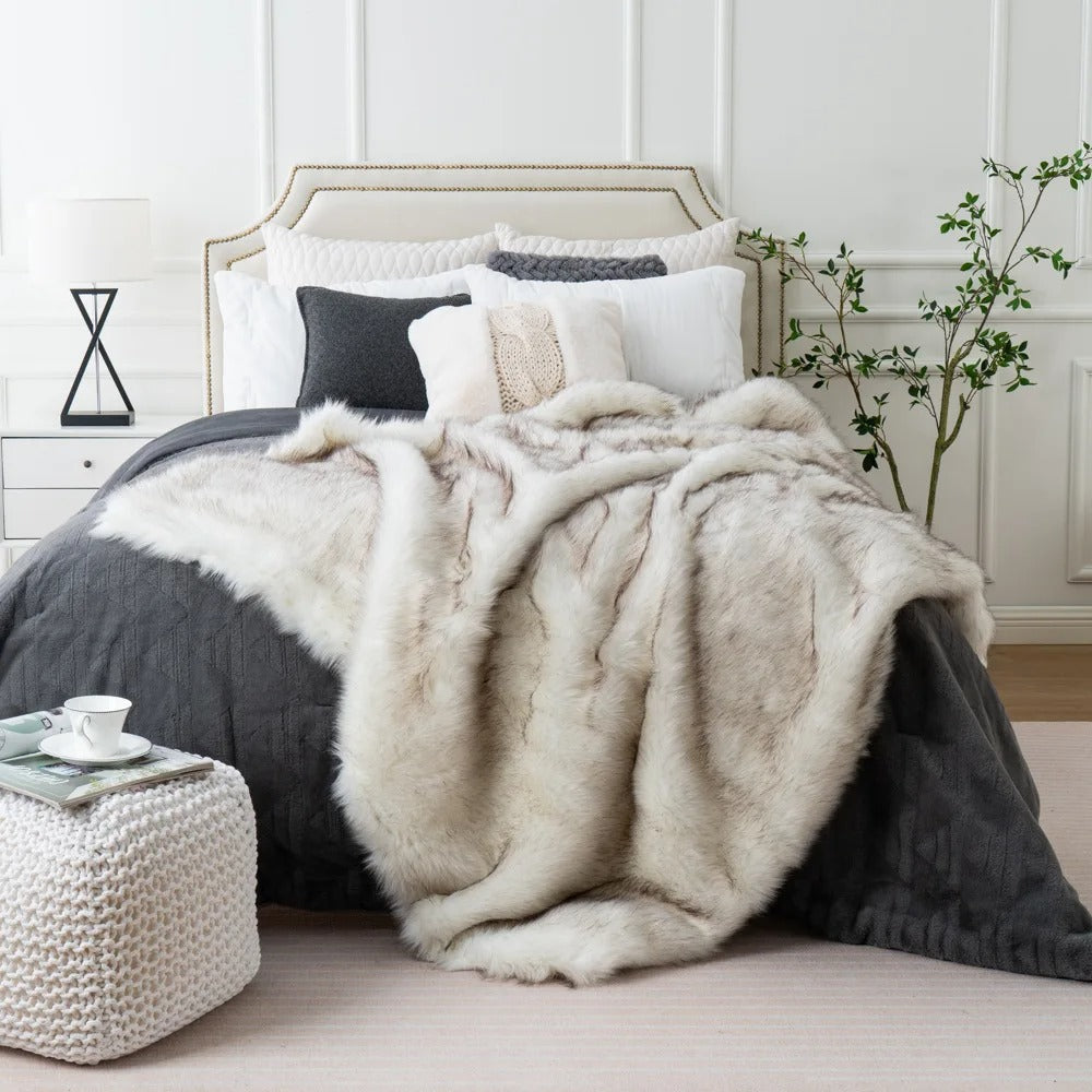 Cozy Premium Quality Luxurious Faux Fur Blanket